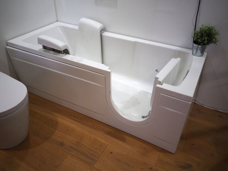 Accessible Tub